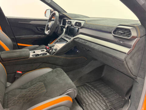 2024 Lamborghini Urus Performante