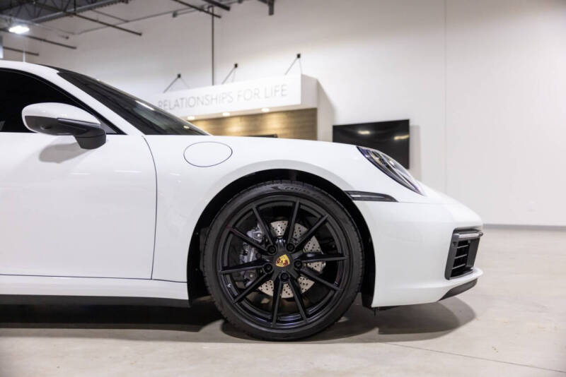 2022 Porsche 911 Carrera