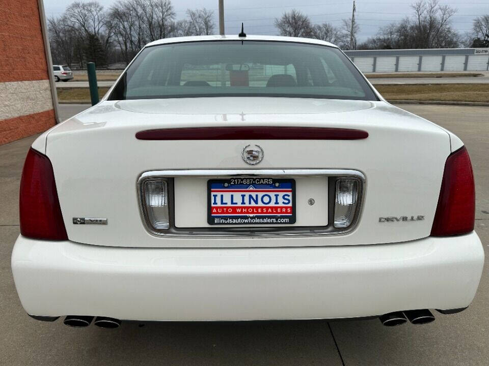 2005 Cadillac DeVille for sale at Illinois Auto Wholesalers in Tolono, IL