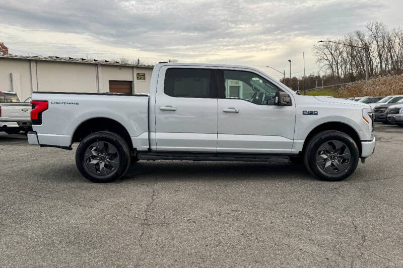 2025 Ford F-150 Lightning Flash