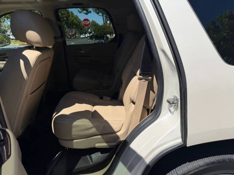 2011 Cadillac Escalade Premium