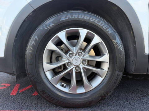 2020 Hyundai Santa Fe SE