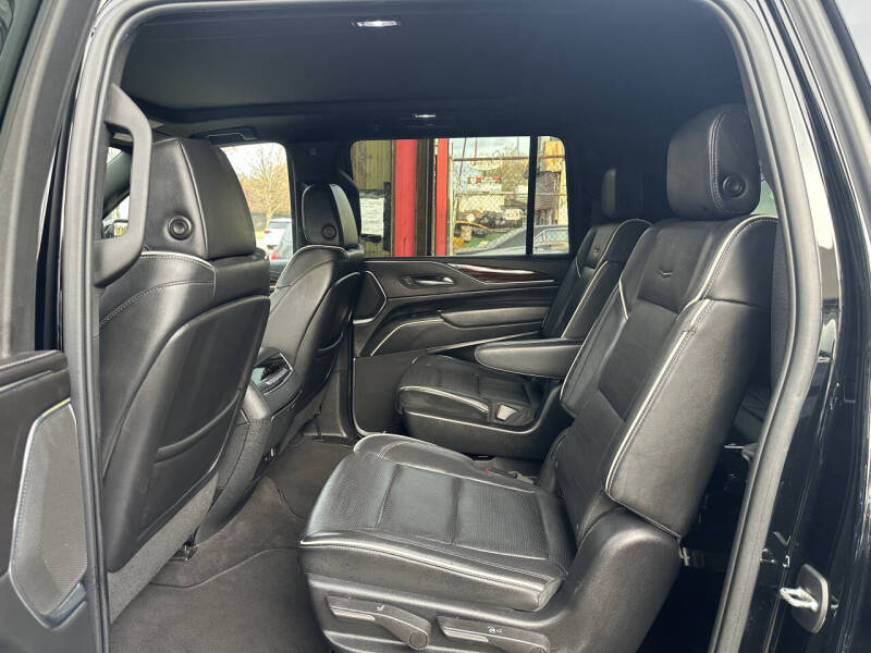 2022 Cadillac Escalade ESV Premium Luxury