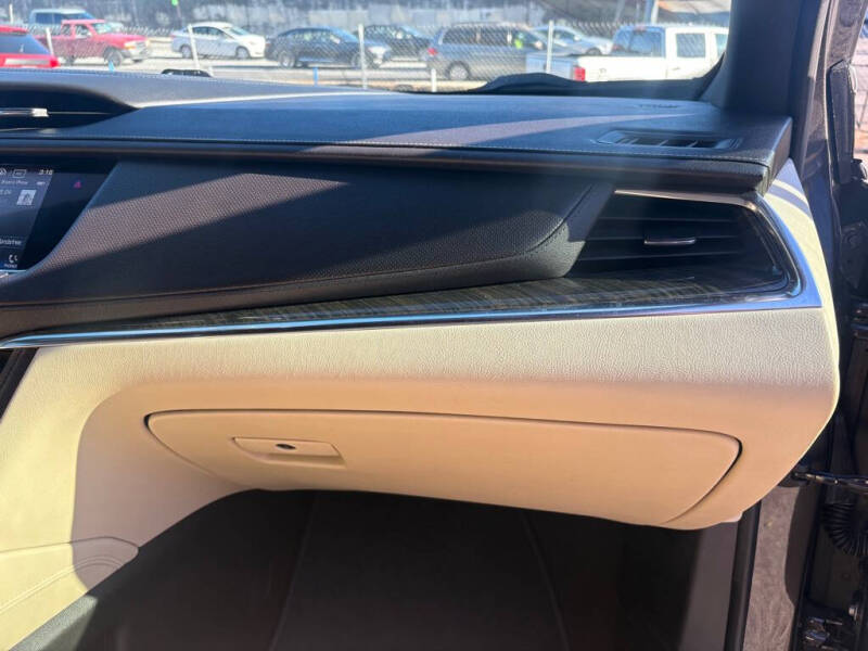 2017 Cadillac XT5