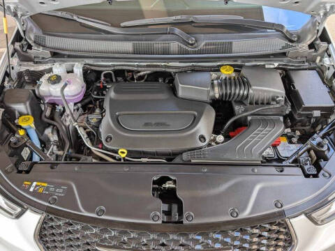 2024 Chrysler Pacifica Touring