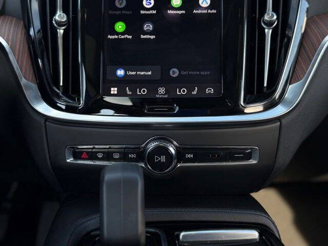 2023 Volvo S60 Recharge T8 Plus Dark Theme