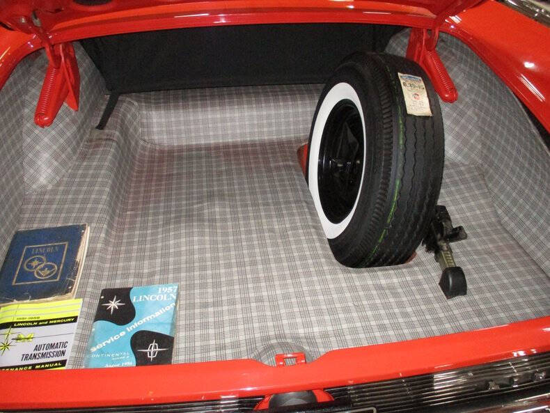 1957 Lincoln Premiere