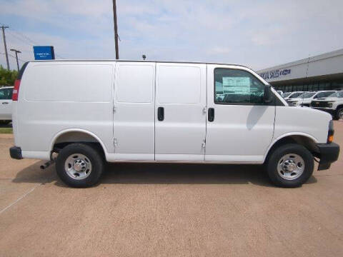 2025 Chevrolet Express 2500