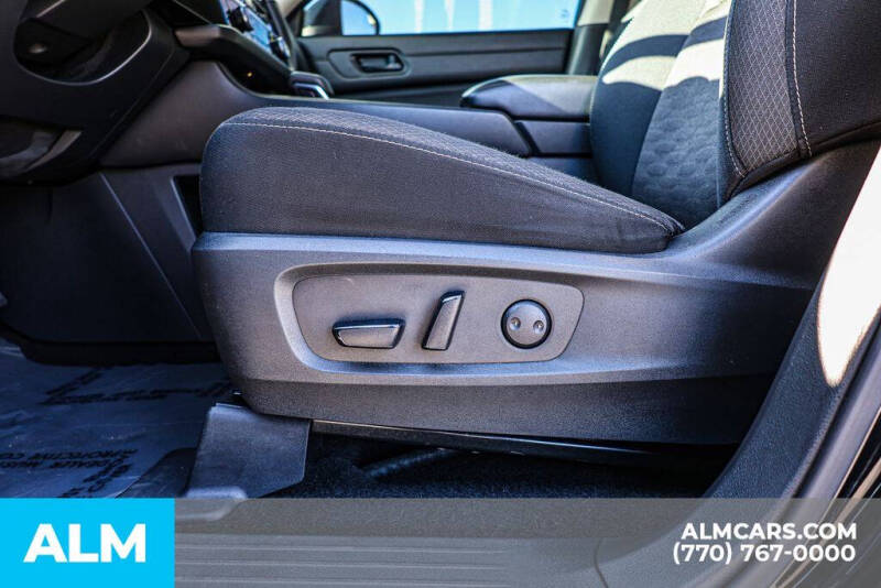 2023 Nissan Pathfinder SV