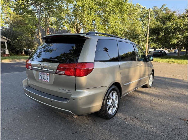 2004 Toyota Sienna