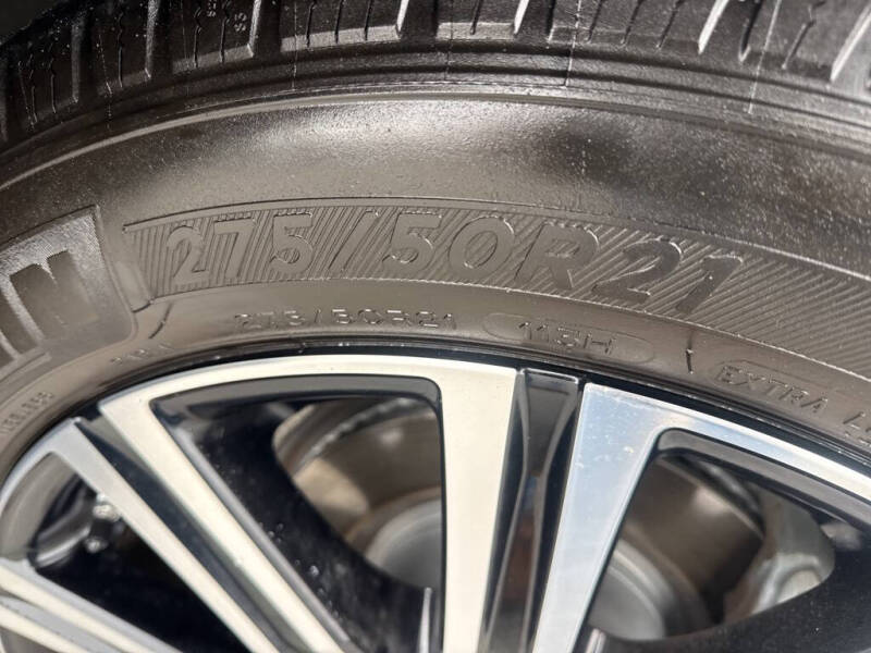 2021 Lexus LX 570 Three-Row