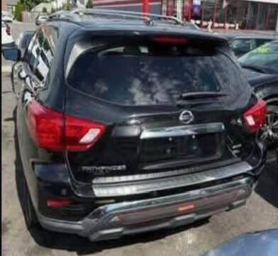 2017 Nissan Pathfinder SL