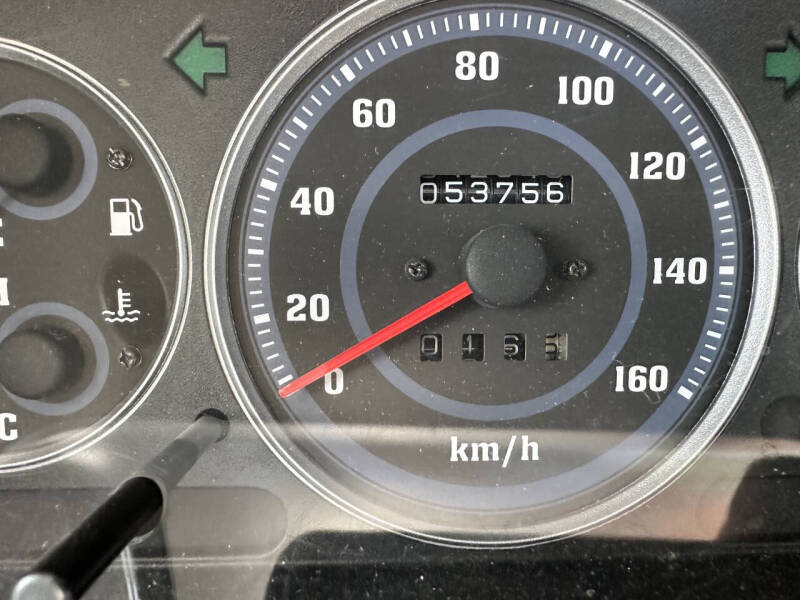 2000 Daihatsu Atrai 7