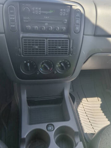 2005 Ford Explorer XLS