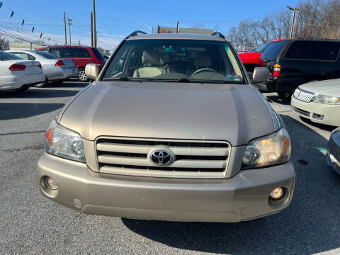 2005 Toyota Highlander for sale at Mecca Auto Sales in Harrisburg PA