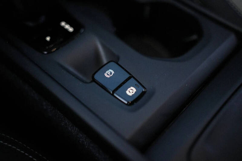 2023 Volvo XC40 B5 Core