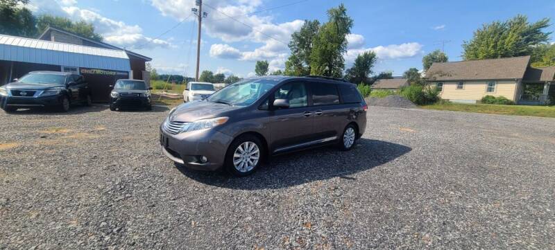 2012 Toyota Sienna for sale at CHILI MOTORS in Mayfield KY