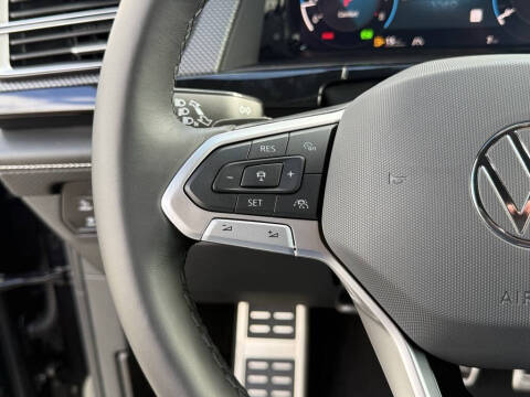 2026 Volkswagen Atlas Cross Sport SEL R-Line Black 4Motion