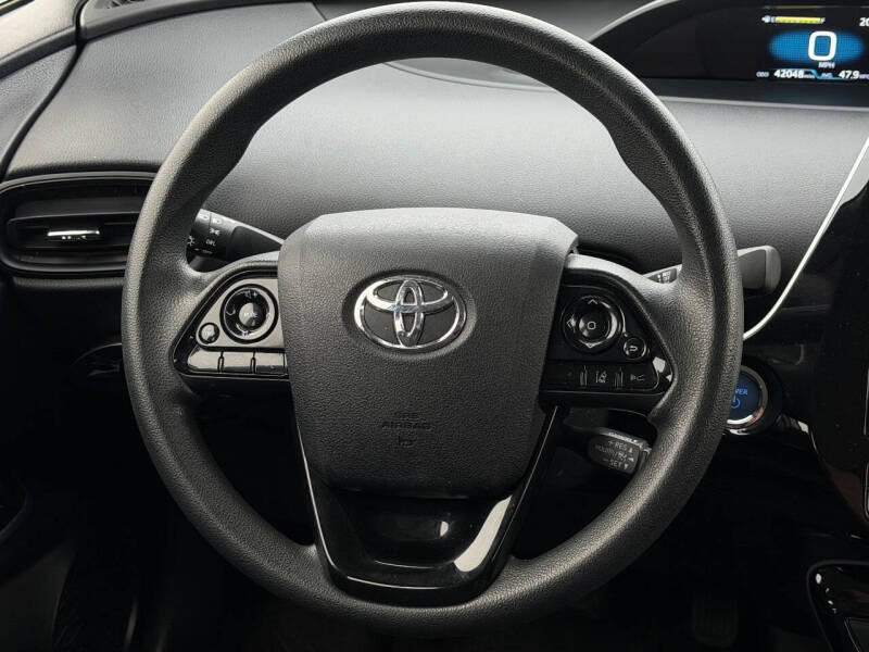 2022 Toyota Prius LE