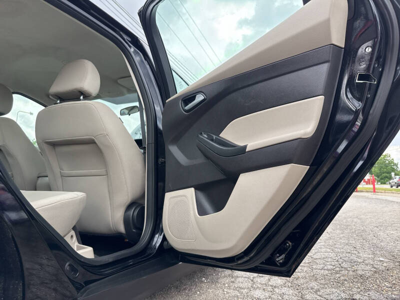2016 Ford Focus SE - Photo 31