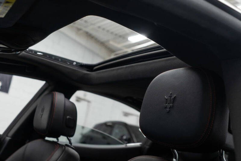 2022 Maserati Ghibli Modena Q4