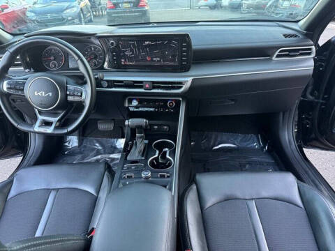 2022 Kia K5