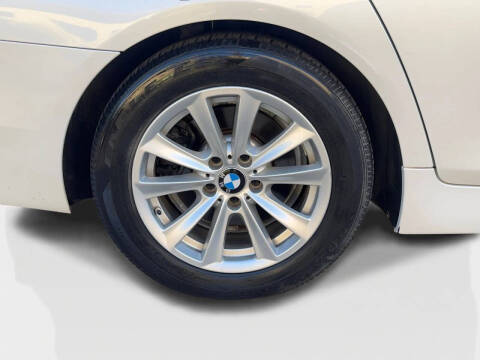 2015 BMW 5 Series 528i