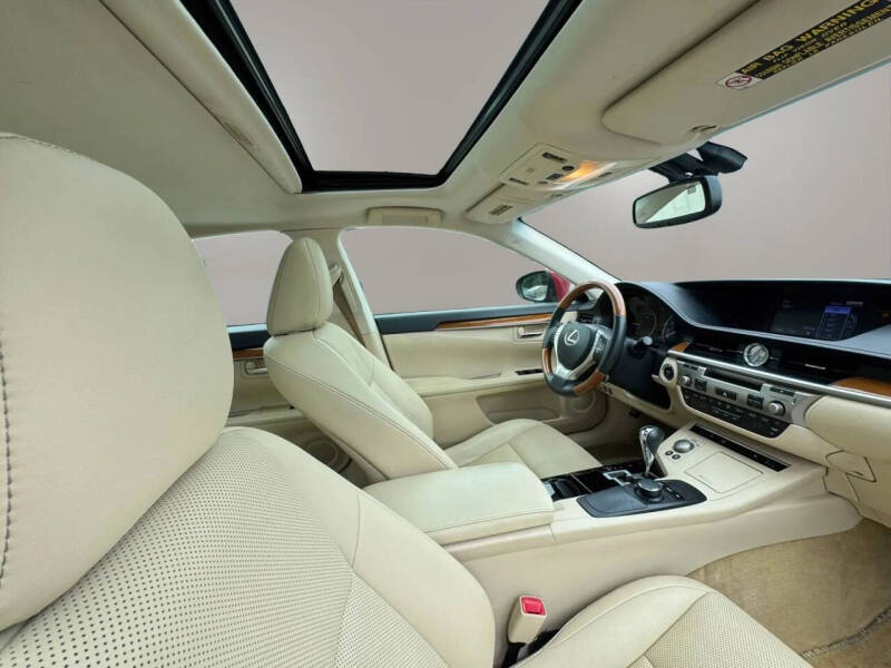 2014 Lexus ES 300h