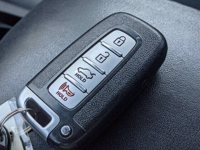 2012 Hyundai Genesis 4.6L V8