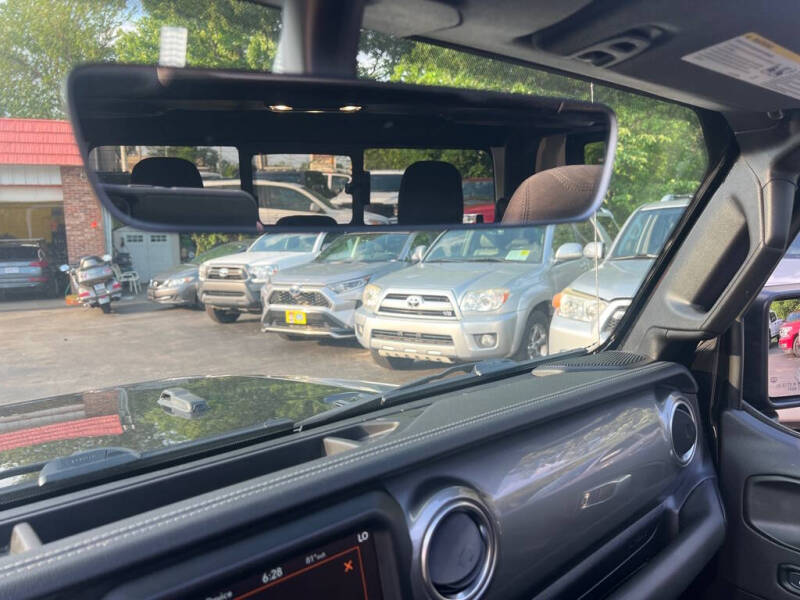 2021 Jeep Gladiator Overland