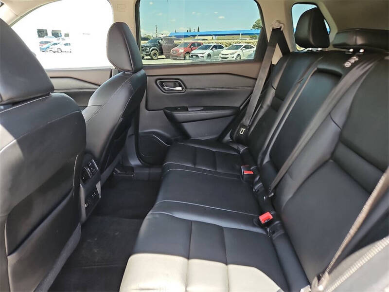 2022 Nissan Rogue SL