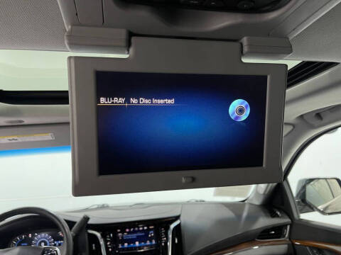 2016 Cadillac Escalade Luxury Collection