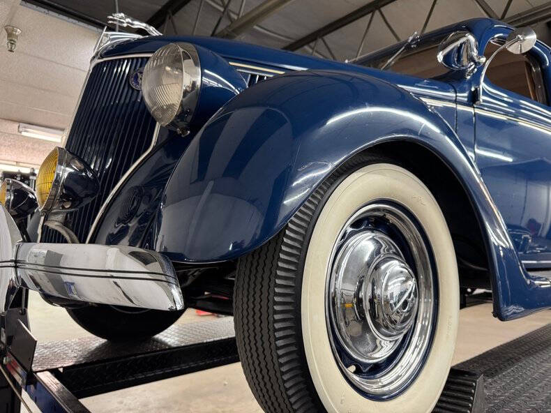 1936 Ford Deluxe