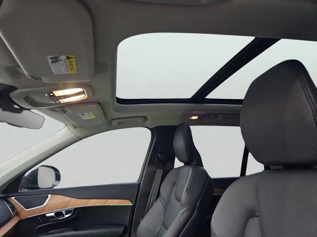 2024 Volvo XC90 B5 Plus Bright Theme