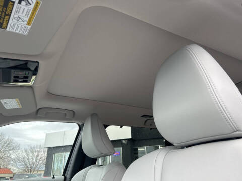 2025 Mitsubishi Outlander SEL Platinum Edition