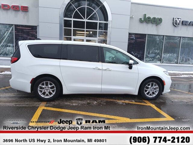 2023 Chrysler Pacifica Touring L