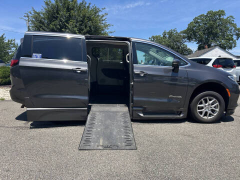 2023 Chrysler Pacifica Touring L