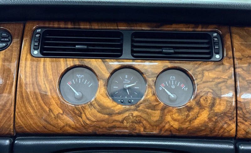 2000 Jaguar XK-Series XK8