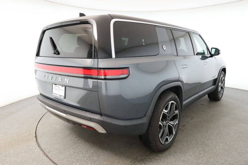 2022 Rivian R1S Launch Edition