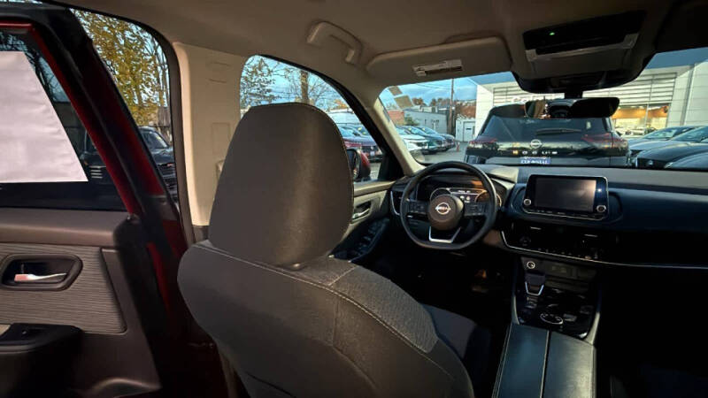 2022 Nissan Rogue SV