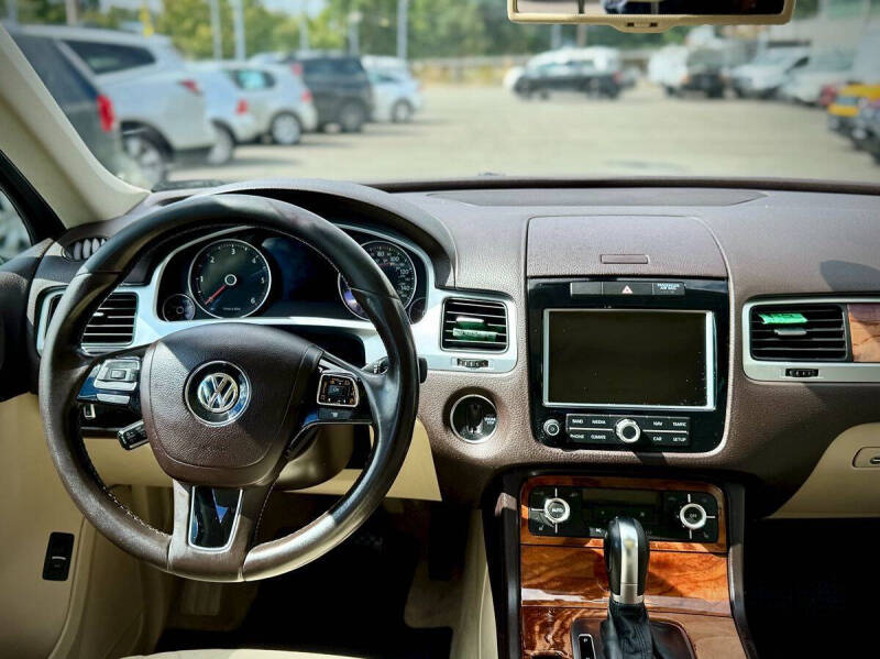 2011 Volkswagen Touareg TDI Lux