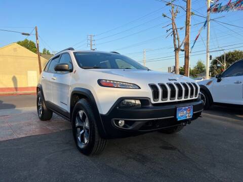 2015 Jeep Cherokee for sale at Tristar Motors in Bell CA