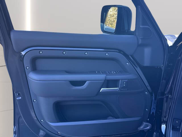 2025 Land Rover Defender 110 P500 X-Dynamic SE