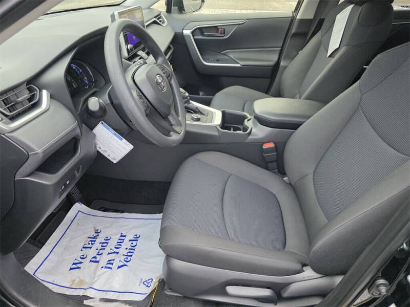 2025 Toyota RAV4 Hybrid LE