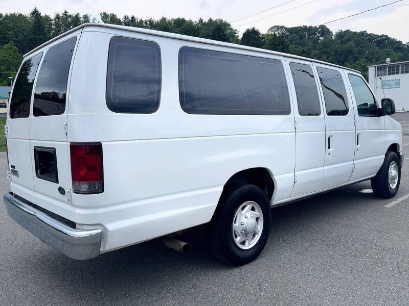 2010 Ford E-Series E-350 SD XLT