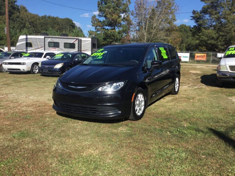 2017 Chrysler Pacifica for sale at Bennett Etc. in Richburg SC