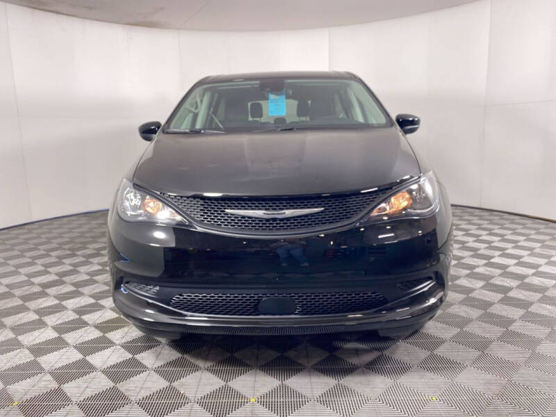 2024 Chrysler Voyager LX