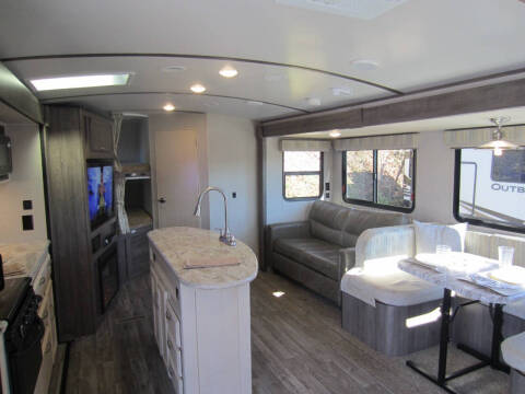 2019 Winnebago MInnie Plus Series 29DDBH