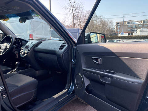 2011 Kia Soul +