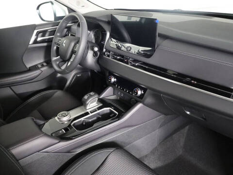 2026 Mitsubishi Outlander ES